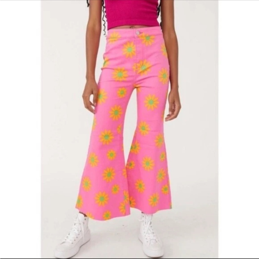 We The Free Hot Pink Flared Floral Stretchy Jeans Size 26